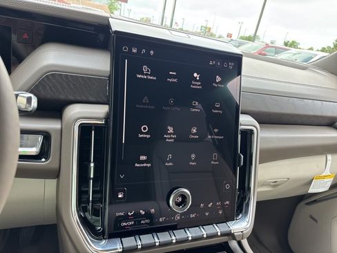 New 2026 GMC Yukon Denali w/ Sun & Power Step Package image 38