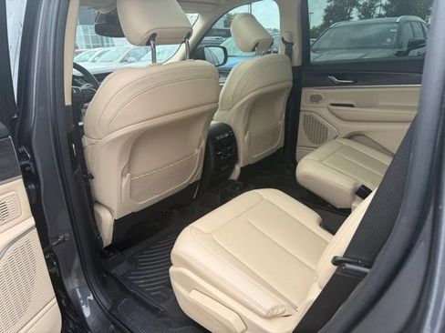 Used 2022 Jeep Grand Cherokee L Limited AWD/4WD image 20