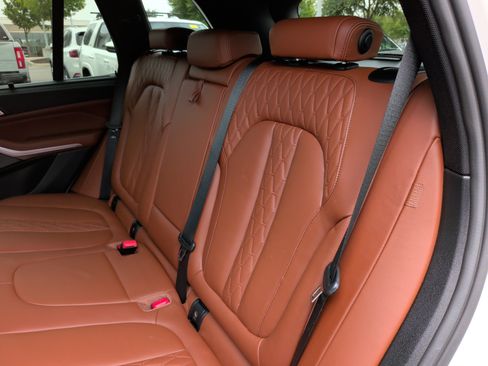 Used 2022 BMW X5 M50i AWD/4WD image 37