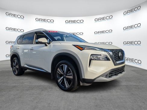 Used 2021 Nissan Rogue SL image 1