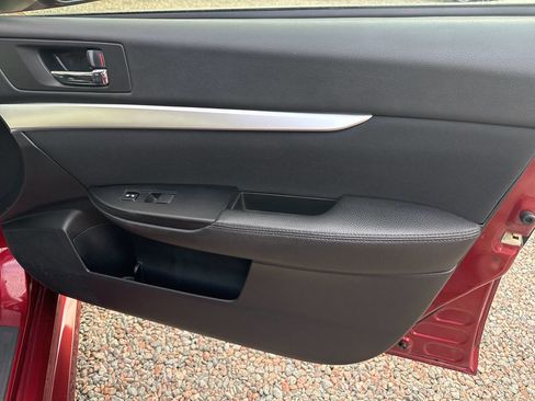 Used 2010 Subaru Legacy 2.5i Premium image 22