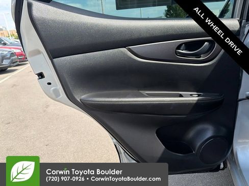 Used 2018 Nissan Rogue Sport S w/ S Appearance Package AWD/4WD image 19