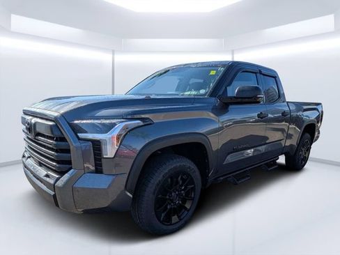 Used 2023 Toyota Tundra SR5 w/ SR5 Convenience Package AWD/4WD image 7