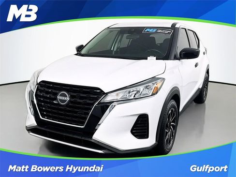 Used 2024 Nissan Kicks S FWD image 1