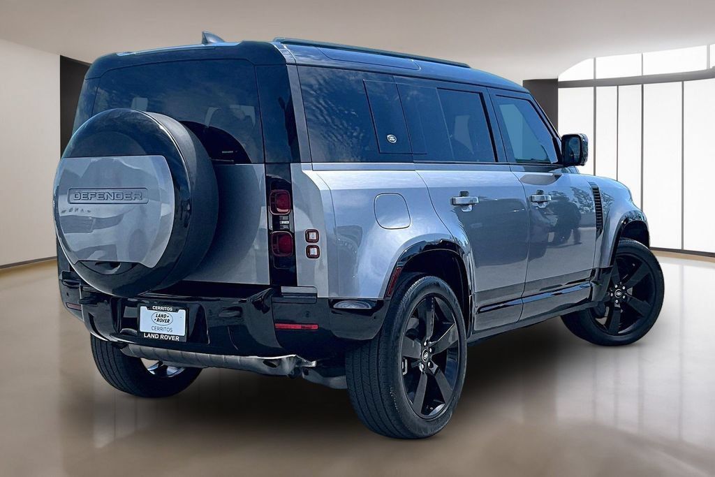 Certified 2024 Land Rover Defender 110 X-Dynamic SE AWD/4WD image 6