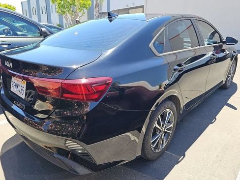 Used 2023 Kia Forte LXS FWD image 2