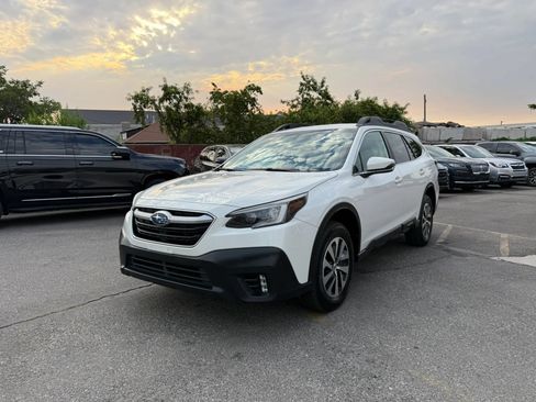 Used 2022 Subaru Outback Premium AWD/4WD image 1