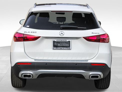 Certified 2025 Mercedes-Benz GLA 250 4MATIC image 8