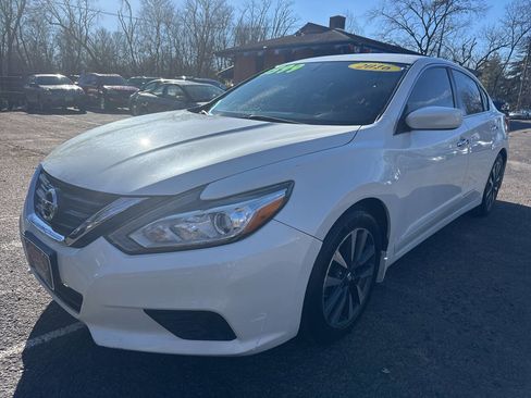 Used 2016 Nissan Altima 2.5 SV image 3
