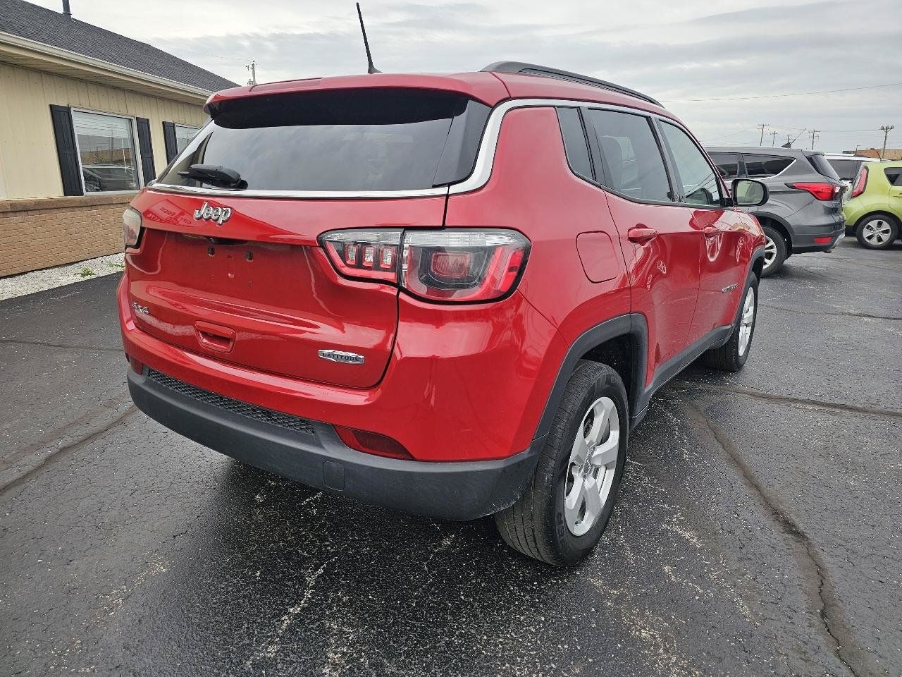 Used 2018 Jeep Compass Latitude w/ Popular Equipment Group AWD/4WD image 27