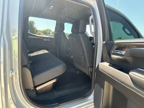 Used 2024 Chevrolet Silverado 1500 LT Trail Boss w/ Convenience Package II AWD/4WD image 29