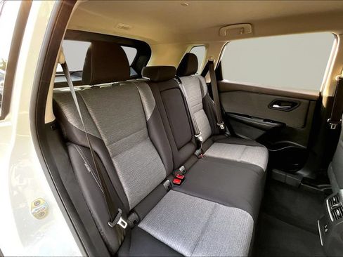 Used 2022 Nissan Rogue SV AWD/4WD image 20