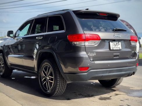 Used 2018 Jeep Grand Cherokee Limited AWD/4WD image 4