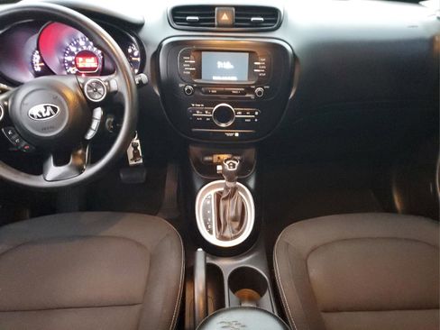 Used 2017 Kia Soul + image 9