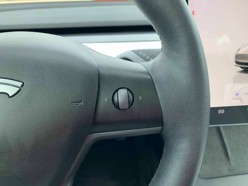 Used 2023 Tesla Model 3 Standard Range image 17