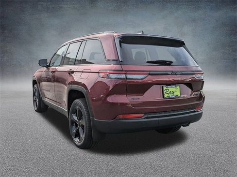 New 2025 Jeep Grand Cherokee Limited w/ Black Appearance Package image 6
