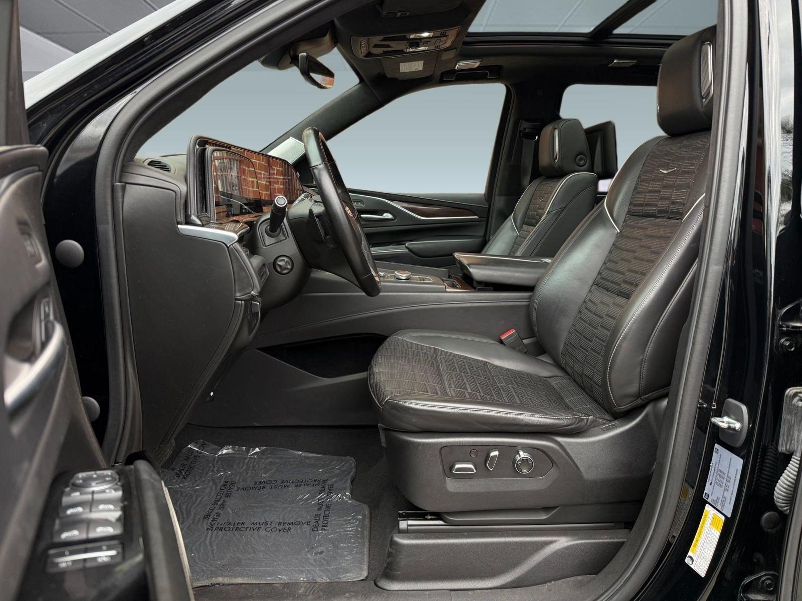 Used 2021 Cadillac Escalade ESV Sport Platinum w/ Heavy-Duty Trailer Package AWD/4WD image 5