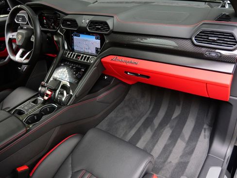 Used 2024 Lamborghini Urus S AWD/4WD image 25