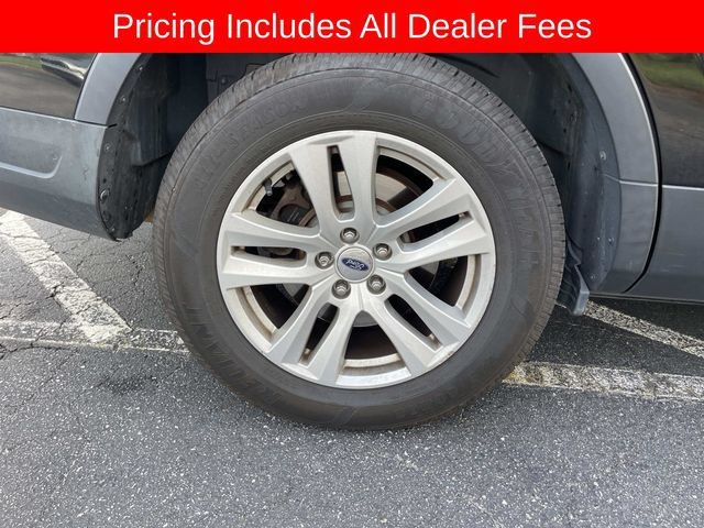 Used 2018 Ford Explorer XLT w/ Equipment Group 202A AWD/4WD image 15