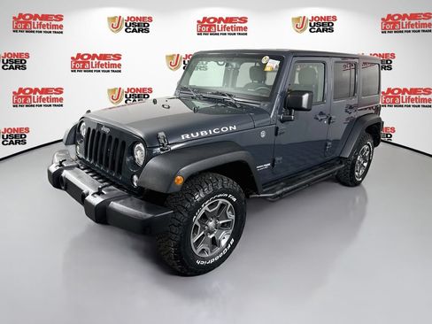 Used 2018 Jeep Wrangler Unlimited Rubicon w/ Connectivity Group AWD/4WD image 10