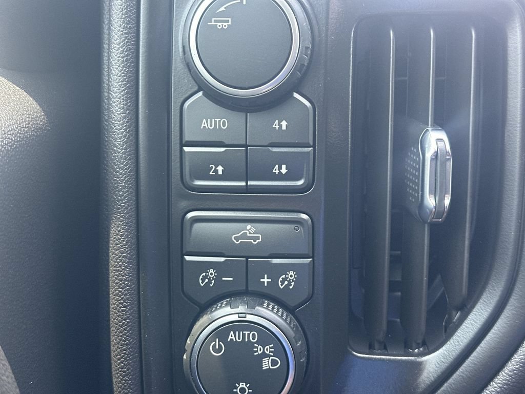 Used 2026 Chevrolet Silverado 1500 Custom Trail Boss AWD/4WD image 28