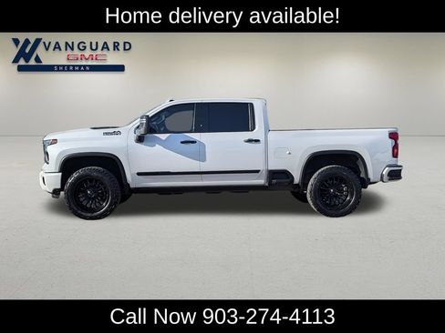 Used 2024 Chevrolet Silverado 2500 High Country w/ Technology Package AWD/4WD image 4