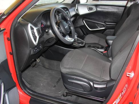 Used 2022 Kia Soul LX w/ Technology Package FWD image 20