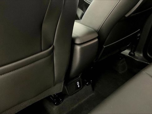 Used 2025 Buick Encore GX Sport Touring w/ Comfort Package FWD image 10