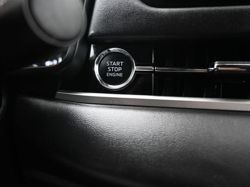 Used 2025 Mitsubishi Outlander AWD image 23