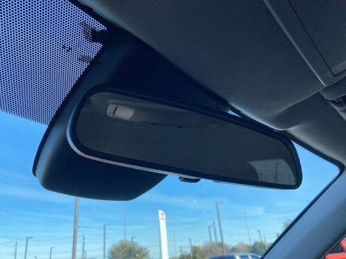 Certified 2022 Toyota Highlander L image 27