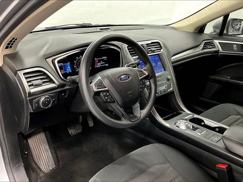 Used 2020 Ford Fusion SE FWD image 16