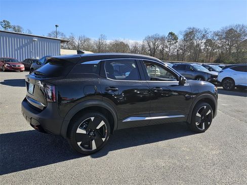 New 2026 Nissan Kicks SR image 12