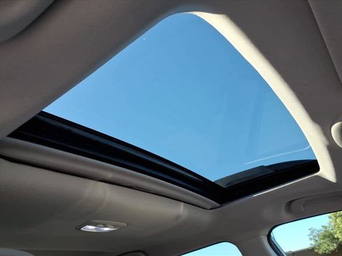 Certified 2025 Subaru Outback Premium w/ Popular Package #1A image 18