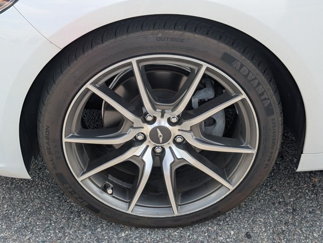 Used 2023 Genesis G70 2.0T RWD image 13
