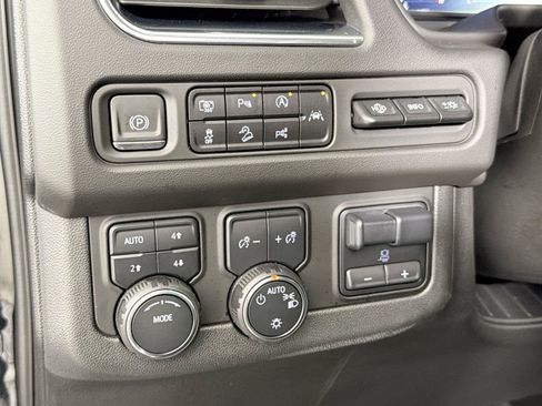 Used 2023 Chevrolet Tahoe Premier w/ Advanced Technology Package AWD/4WD image 28