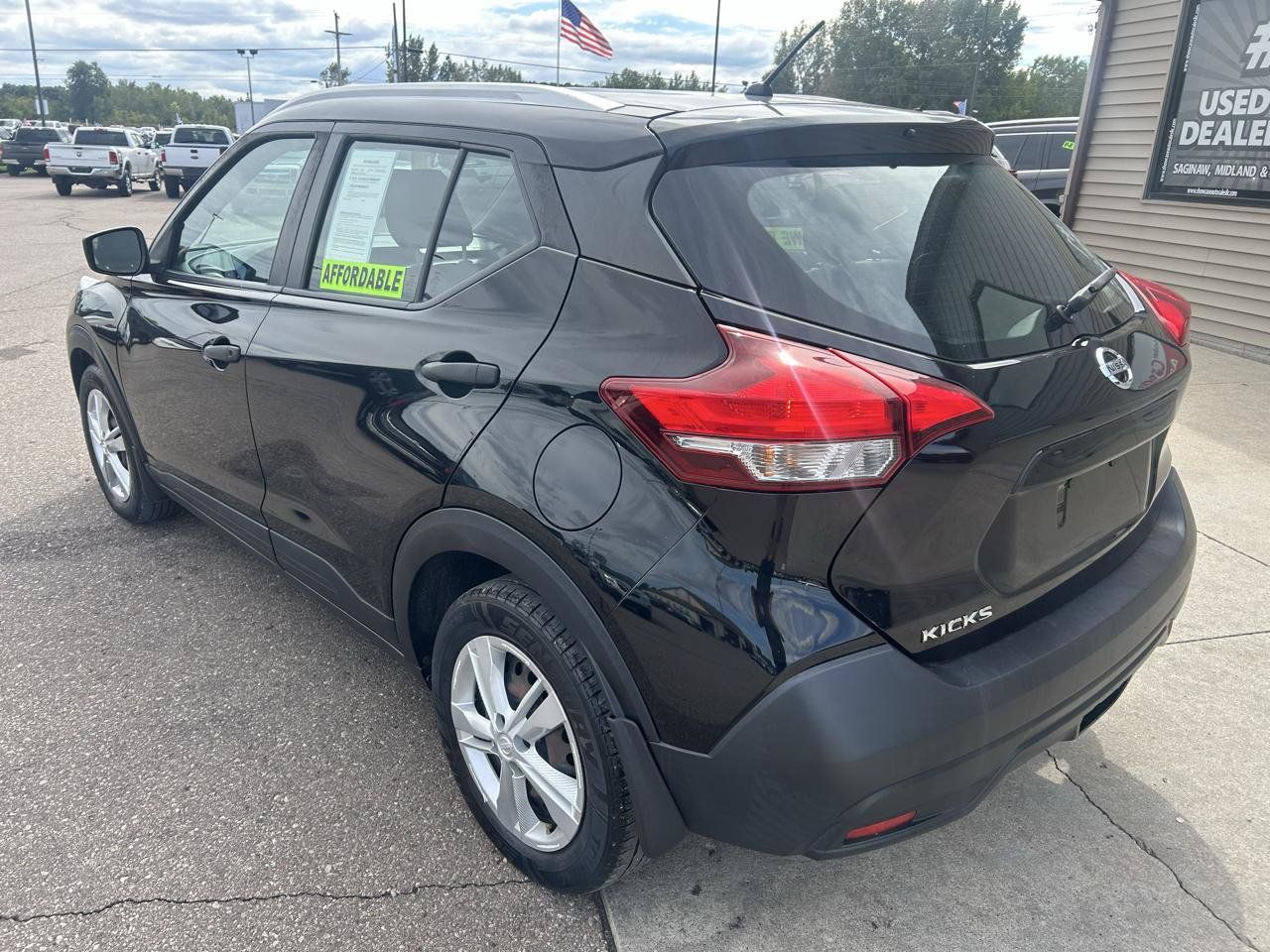Used 2019 Nissan Kicks S FWD image 7