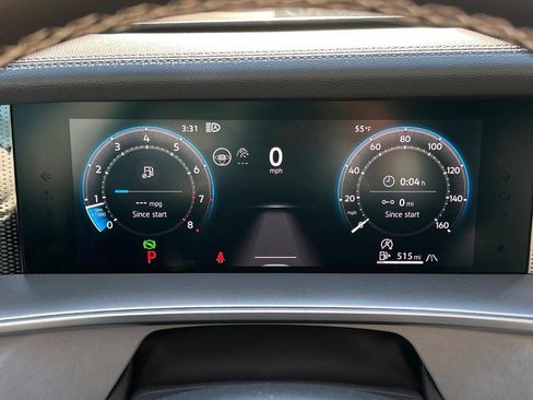 Used 2025 Volkswagen Tiguan SE image 25