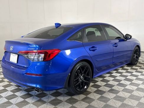 Used 2023 Honda Civic Sport image 4