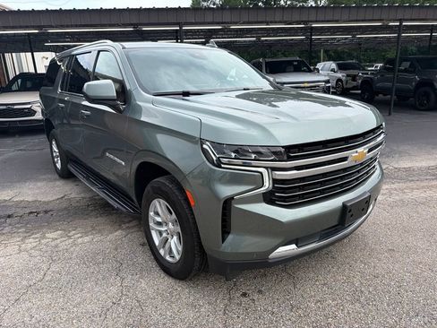 Used 2024 Chevrolet Suburban LT AWD/4WD image 4