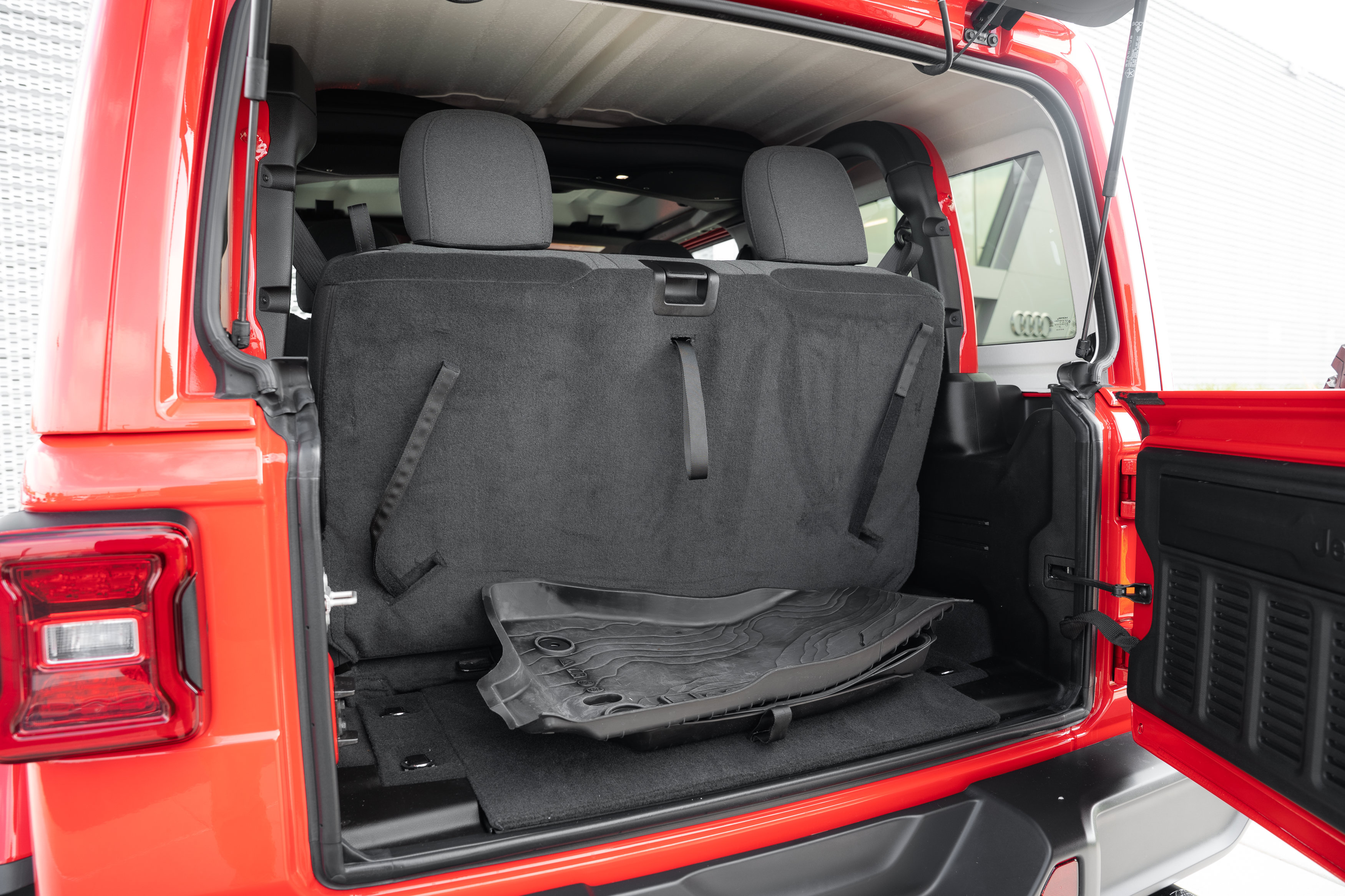 Used 2026 Jeep Wrangler Rubicon AWD/4WD image 21