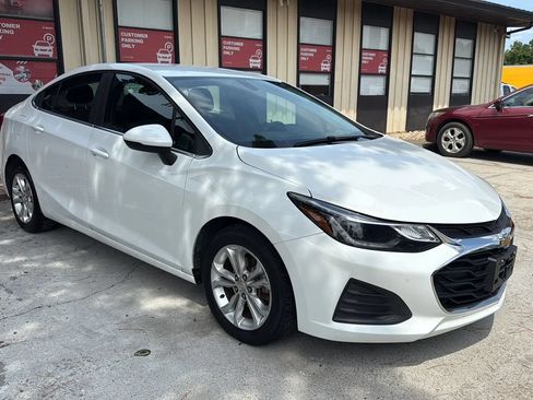 Used 2019 Chevrolet Cruze LT w/ LT Fleet Convenience Package FWD image 3