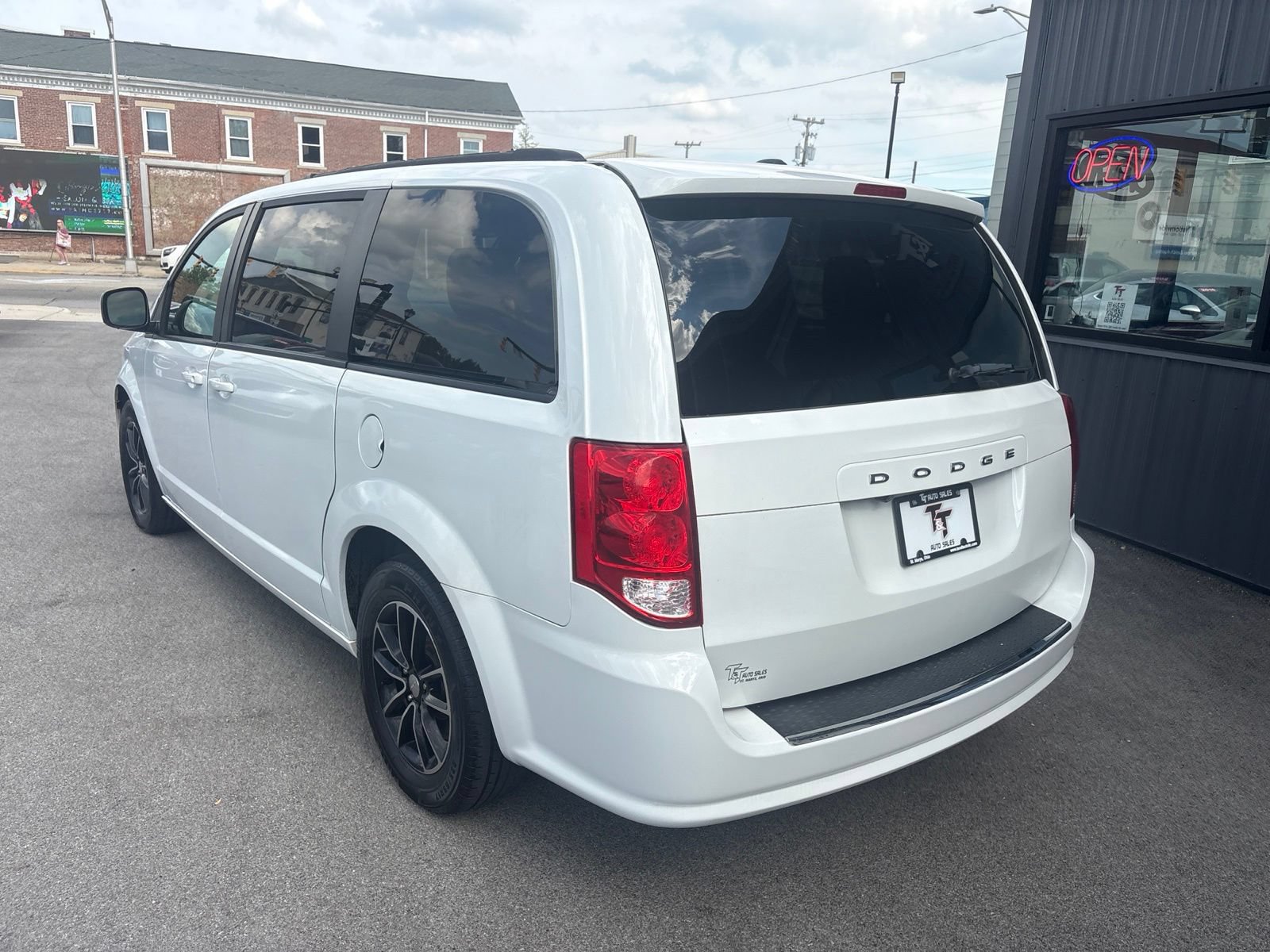 Used 2019 Dodge Grand Caravan GT FWD image 3