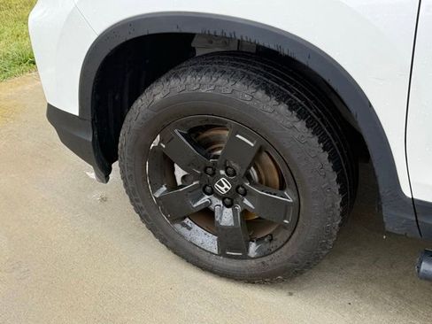 Used 2025 Honda Ridgeline Black Edition image 5