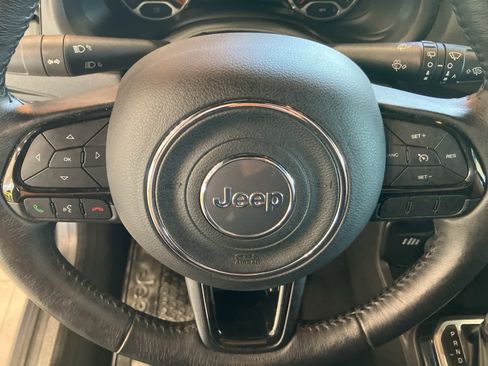 Used 2022 Jeep Renegade Altitude w/ Convenience Group image 13