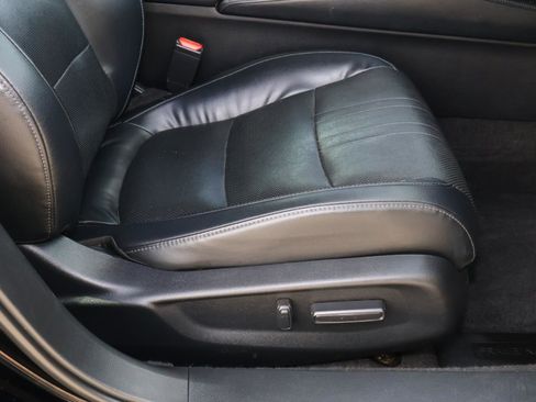 Used 2018 Honda Accord Touring image 17