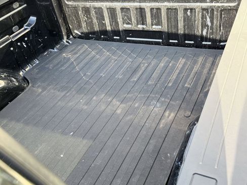 Used 2022 Chevrolet Colorado Z71 image 9