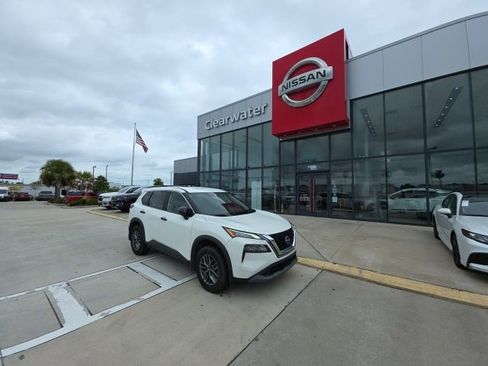 Used 2023 Nissan Rogue S image 1