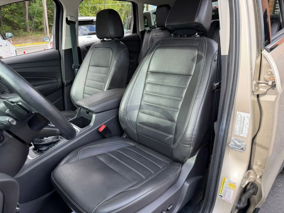 Used 2017 Ford Escape Titanium w/ Equipment Group 301A AWD/4WD image 12