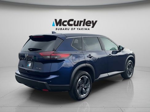 Used 2024 Nissan Rogue SV image 5