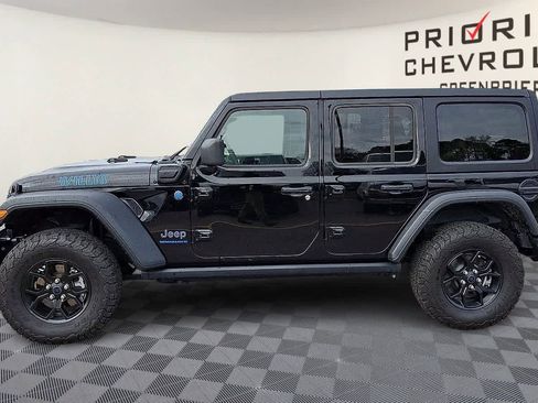 Used 2025 Jeep Wrangler Willys image 5